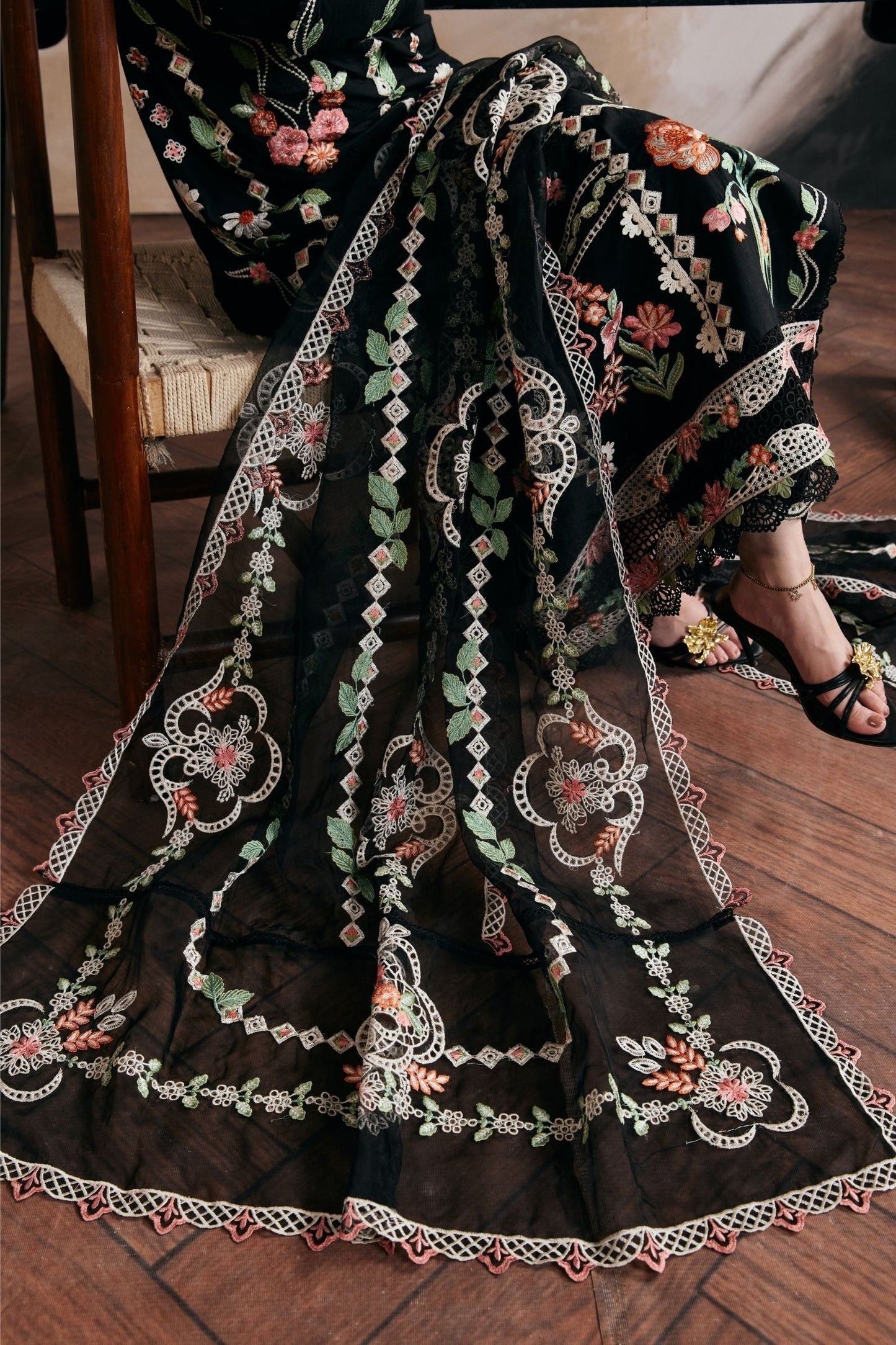 
                  
                    Gul Meena
                  
                