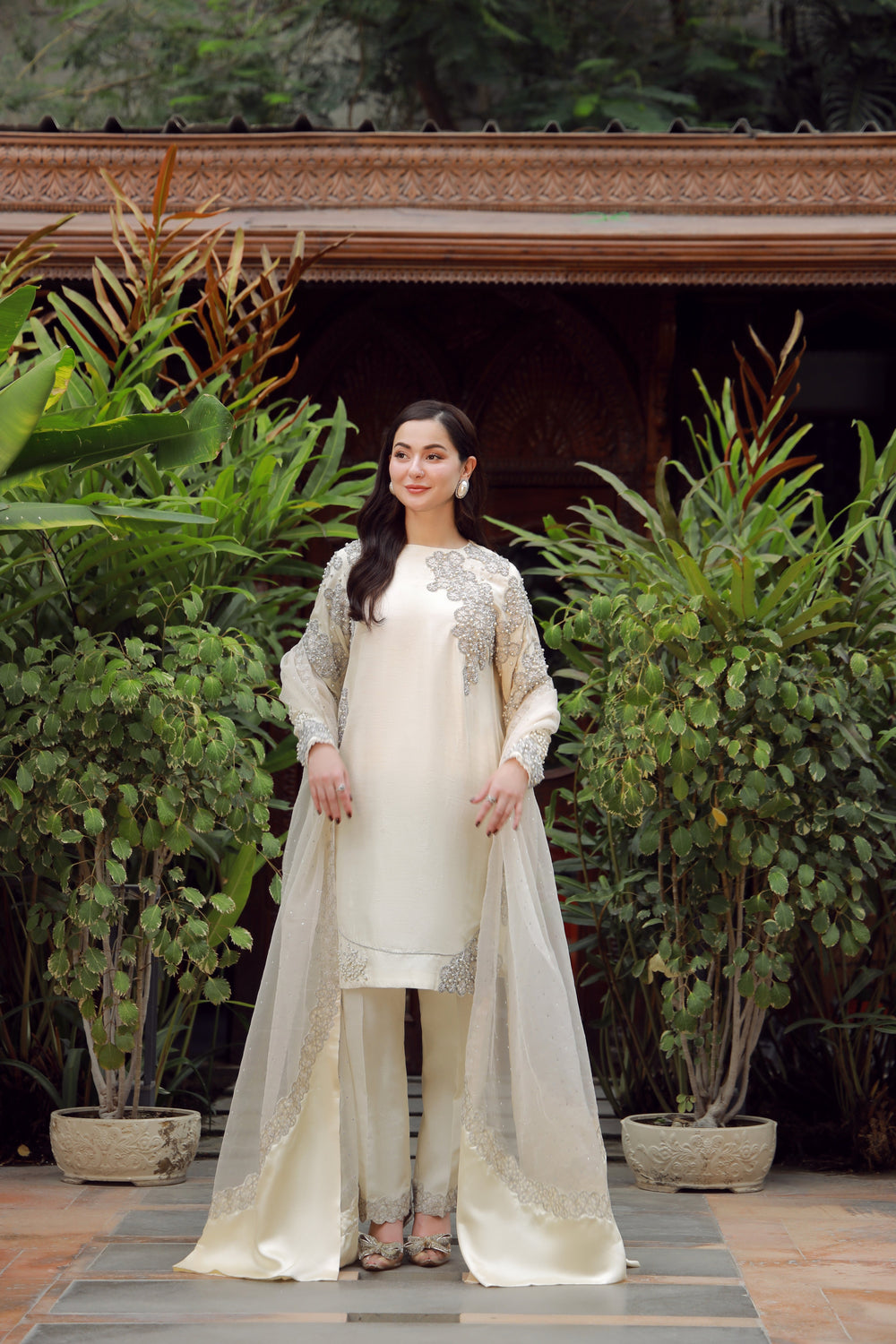 Hania Amir - White x MH