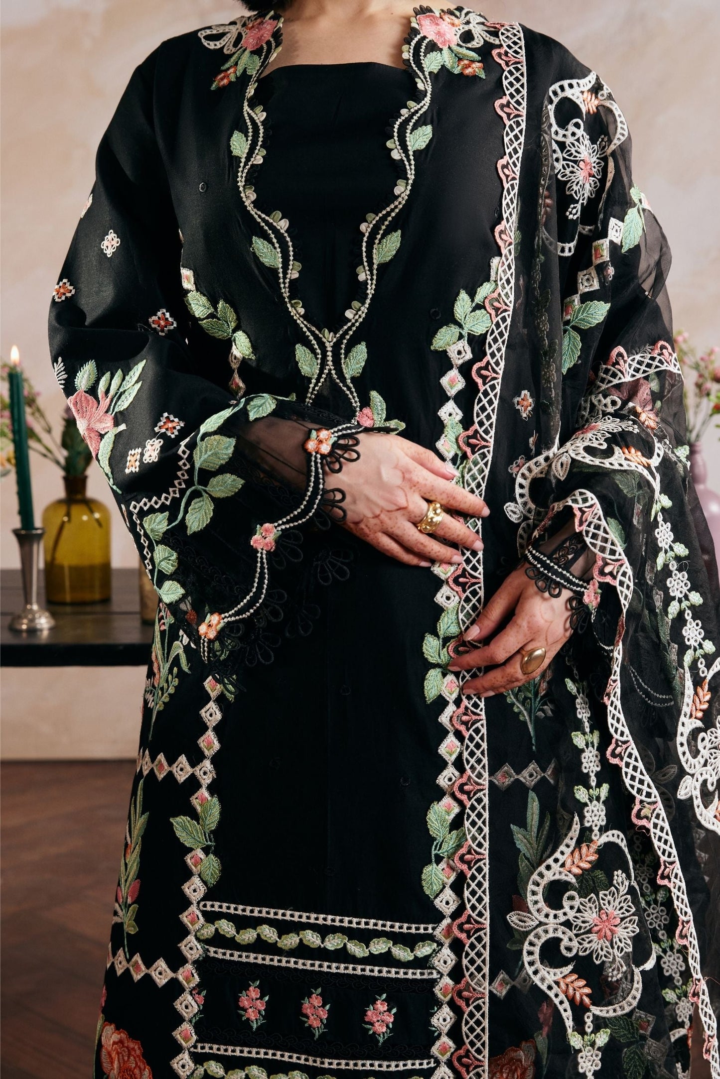 
                  
                    Gul Meena
                  
                