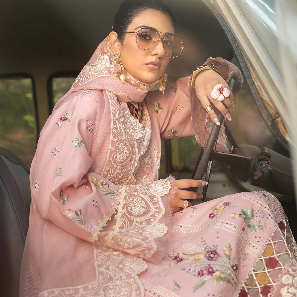 
                  
                    Naina
                  
                