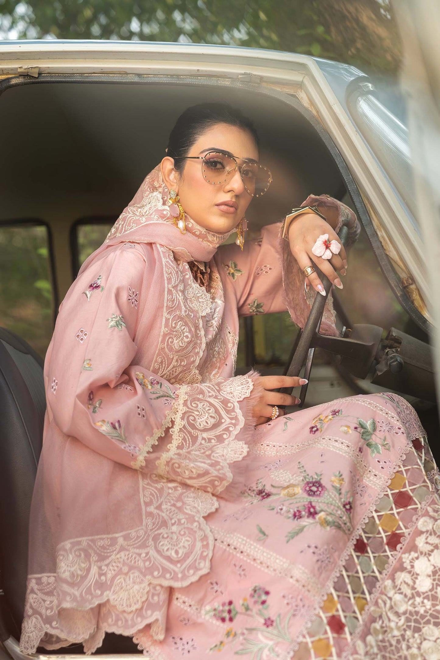 
                  
                    Naina
                  
                