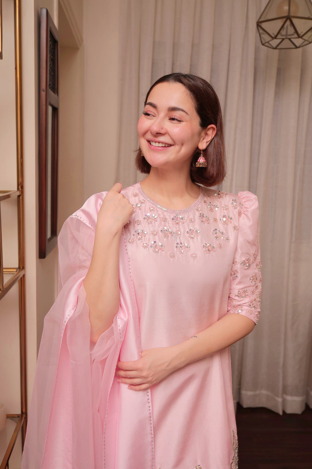 
                  
                    Hania Amir x MH
                  
                